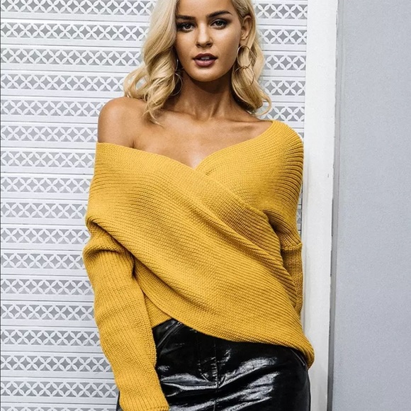 Boutique Sweaters - ❄️New Arrival ❄️Chic V-Neck Cross knit Sweater